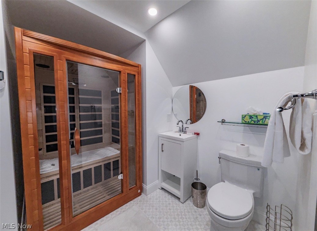 10494 Lake Shore Boulevard Bratenahl OH 44108
