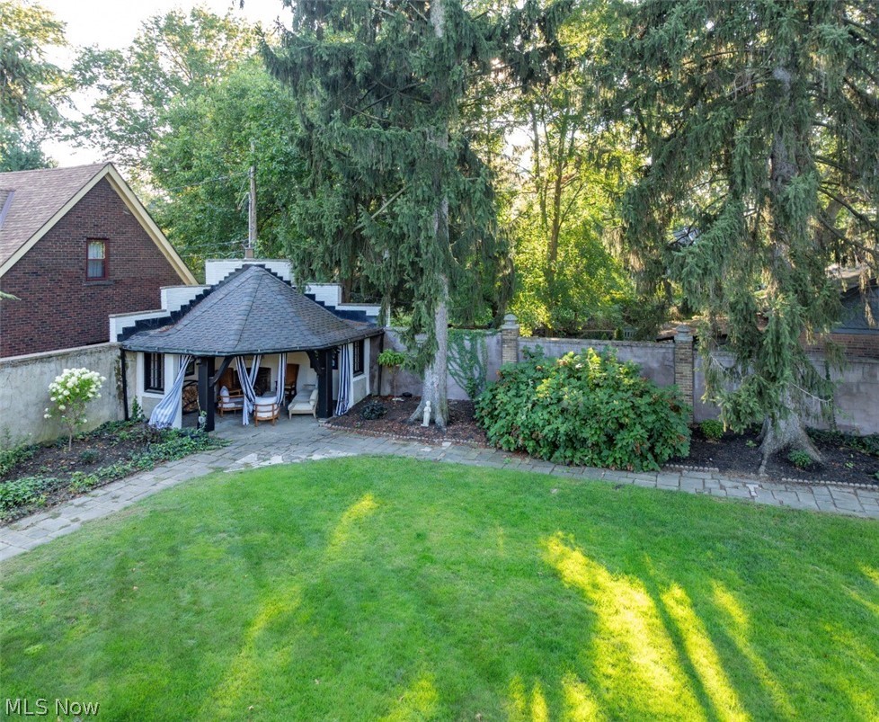 10494 Lake Shore Boulevard Bratenahl OH 44108
