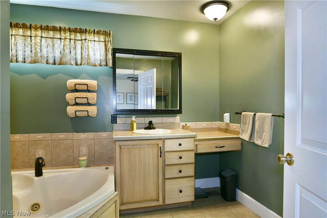 1458 Birch Run Drive NE Warren OH 44483
