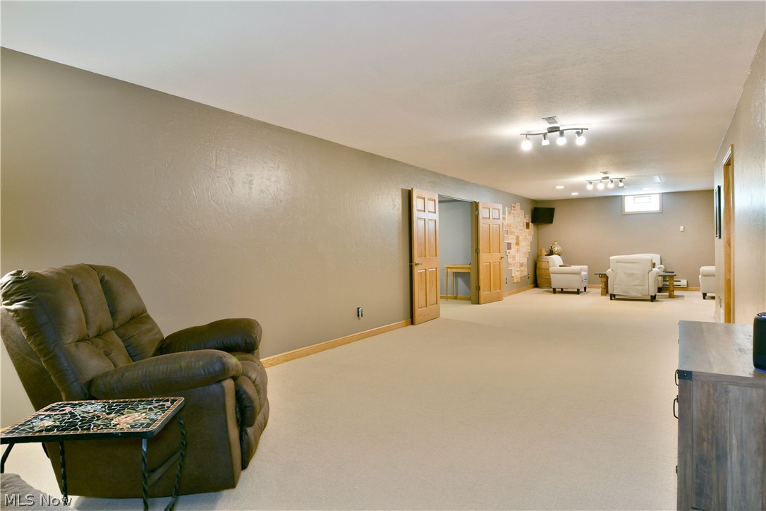 1458 Birch Run Drive NE Warren OH 44483