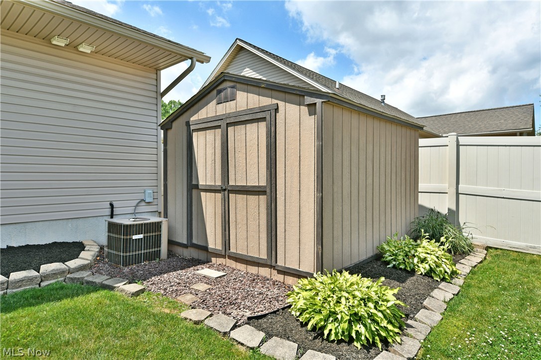 1458 Birch Run Drive NE Warren OH 44483