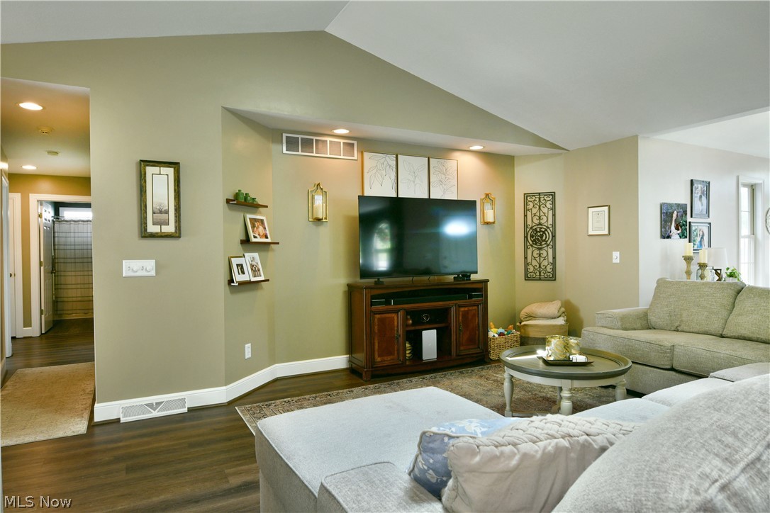 1458 Birch Run Drive NE Warren OH 44483