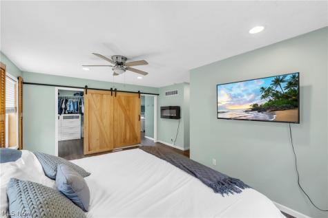 33932 Roberts Road Eastlake OH 44095
