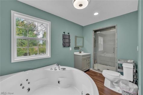 33932 Roberts Road Eastlake OH 44095