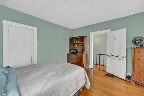 33932 Roberts Road Eastlake OH 44095