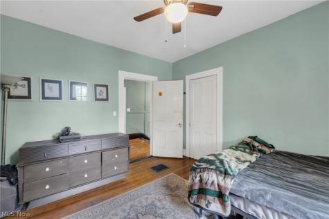 33932 Roberts Road Eastlake OH 44095