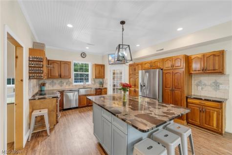 33932 Roberts Road Eastlake OH 44095