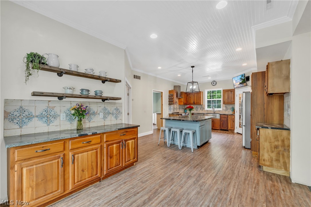 33932 Roberts Road Eastlake OH 44095