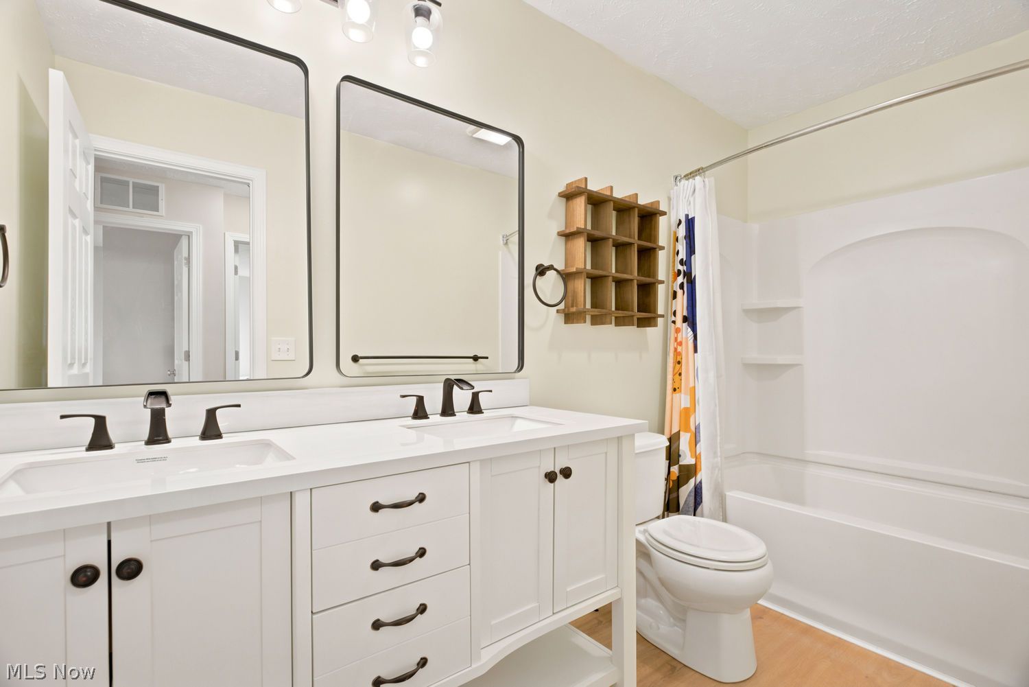 809 Bearing Court Amherst OH 44001