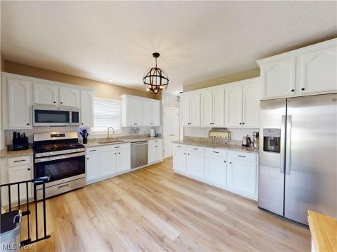 1461 Iroquois Avenue Mayfield Heights OH 44124
