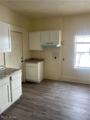 34 Illinois Avenue Youngstown OH 44505