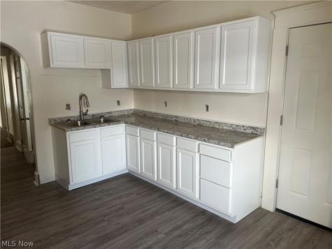 34 Illinois Avenue Youngstown OH 44505
