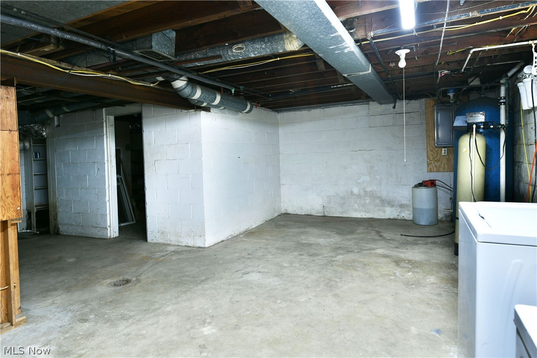 2262 Niles Cortland Road NE Cortland OH 44410