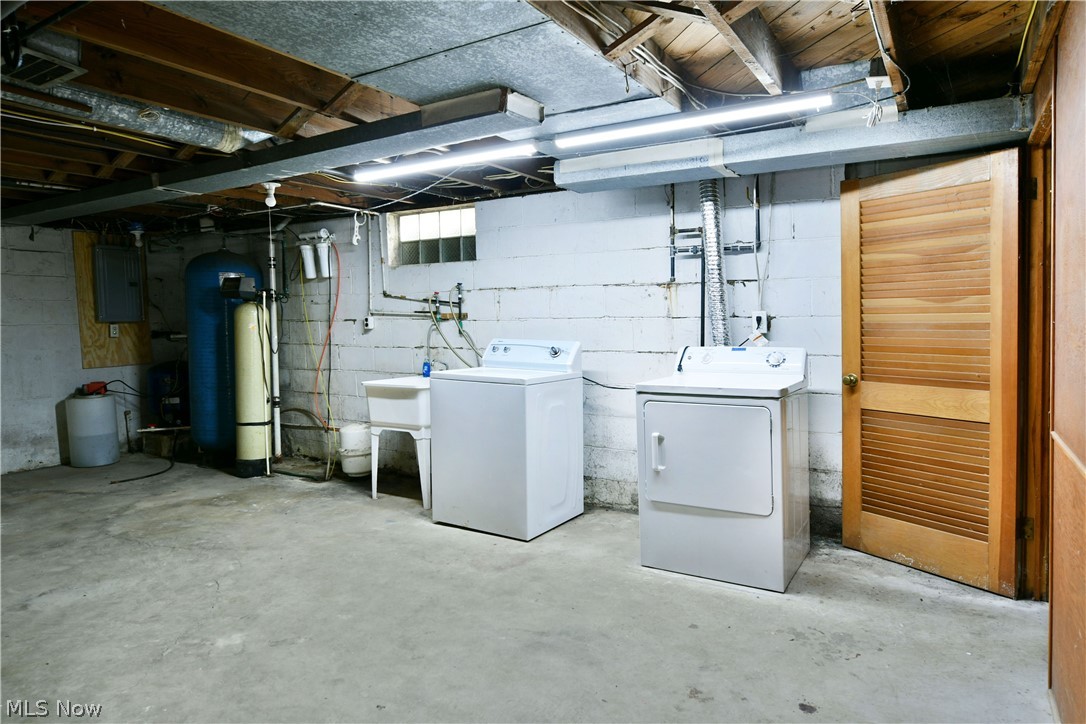 2262 Niles Cortland Road NE Cortland OH 44410