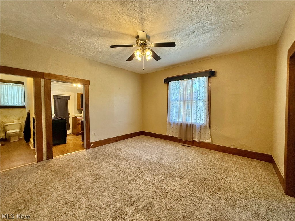 39 Duquesne Street Columbiana OH 44408