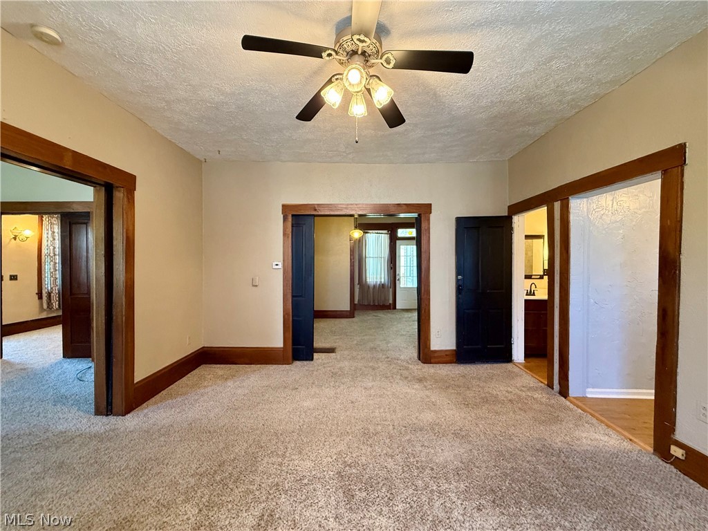 39 Duquesne Street Columbiana OH 44408