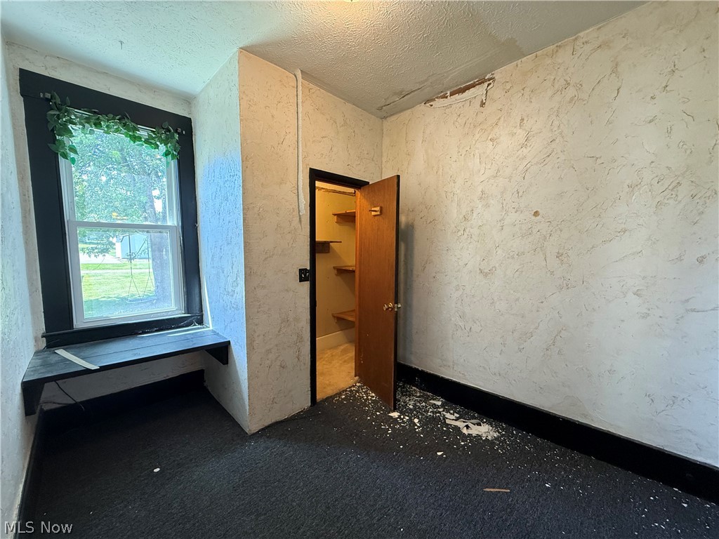 39 Duquesne Street Columbiana OH 44408