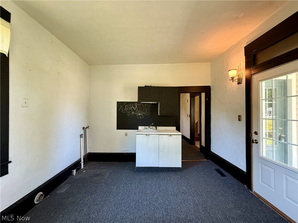 39 Duquesne Street Columbiana OH 44408