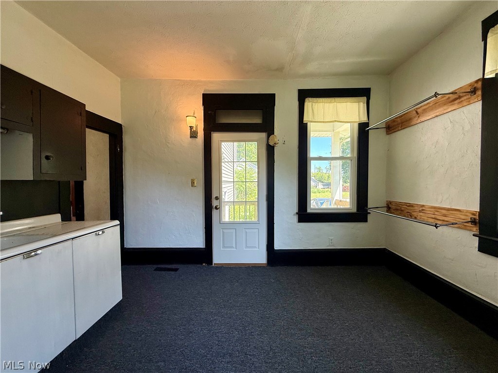 39 Duquesne Street Columbiana OH 44408