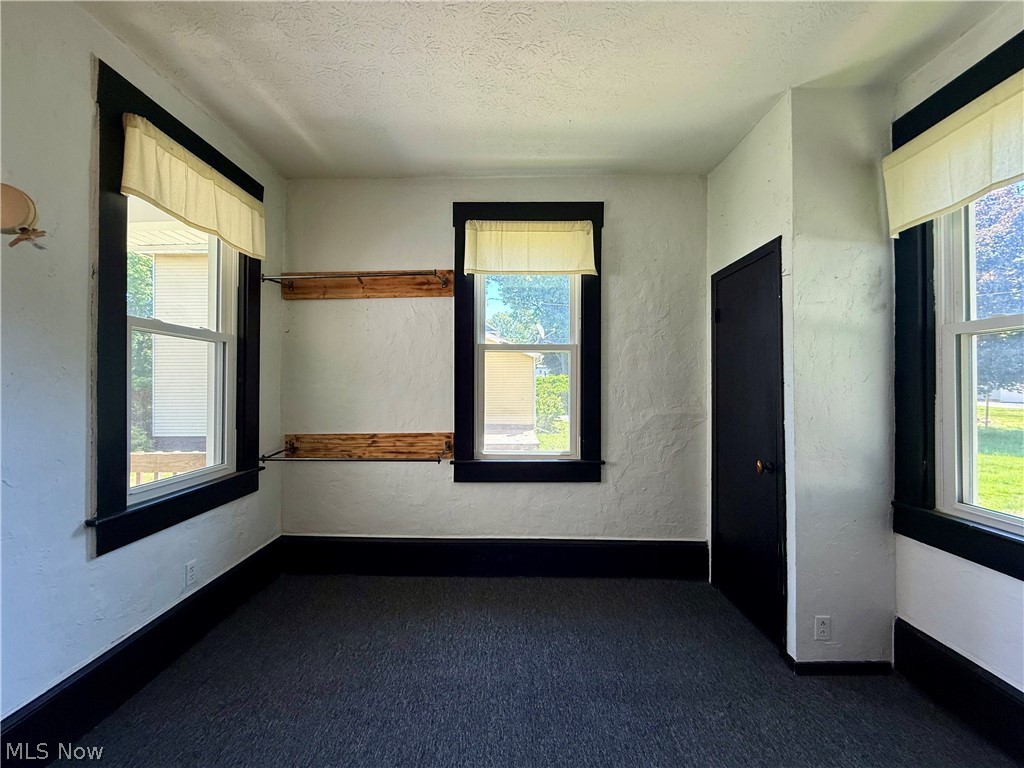 39 Duquesne Street Columbiana OH 44408