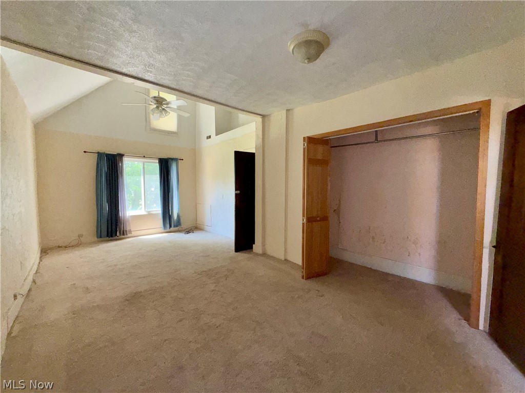 39 Duquesne Street Columbiana OH 44408