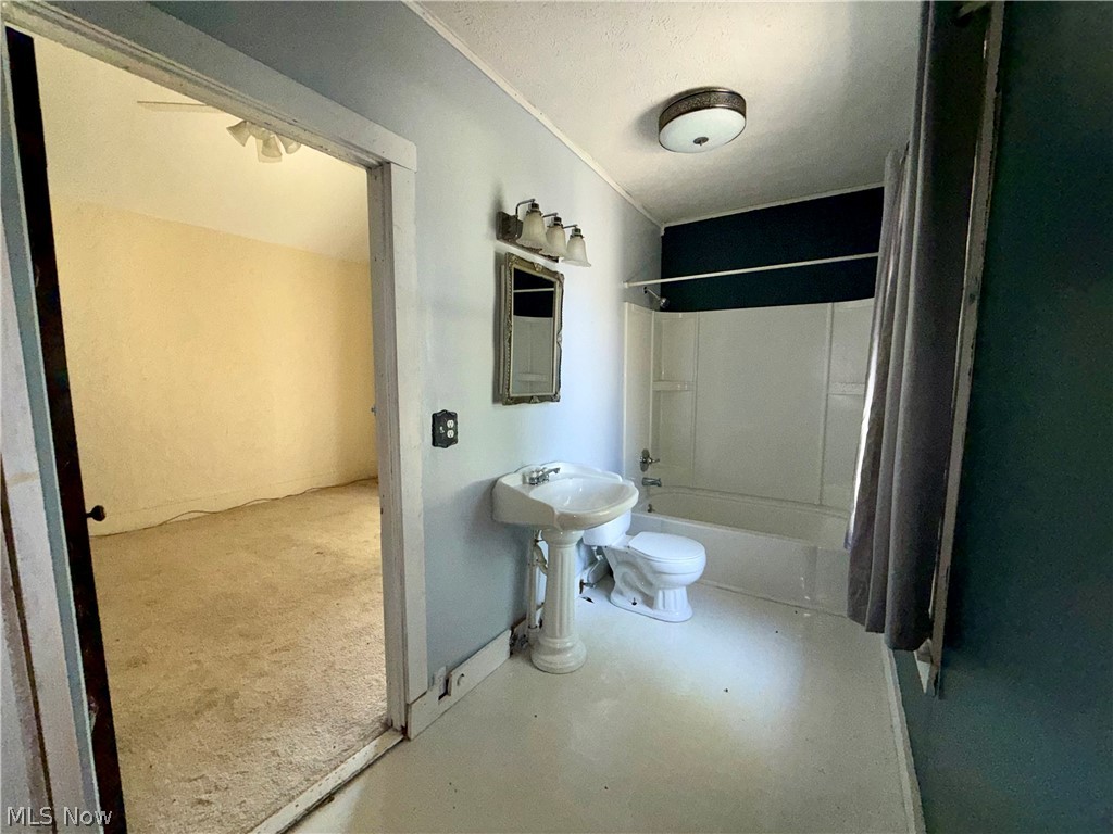 39 Duquesne Street Columbiana OH 44408