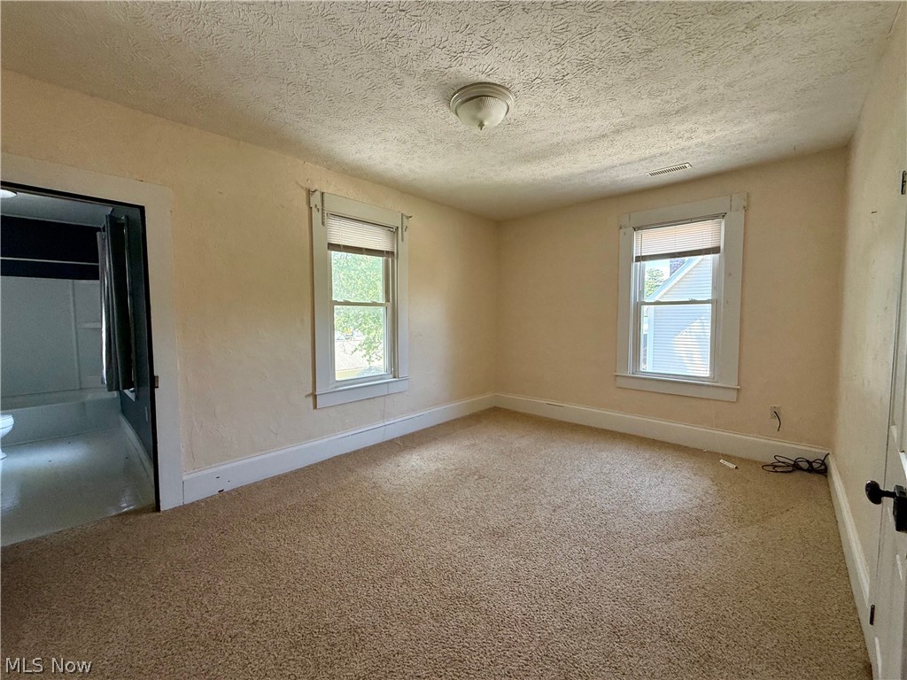 39 Duquesne Street Columbiana OH 44408