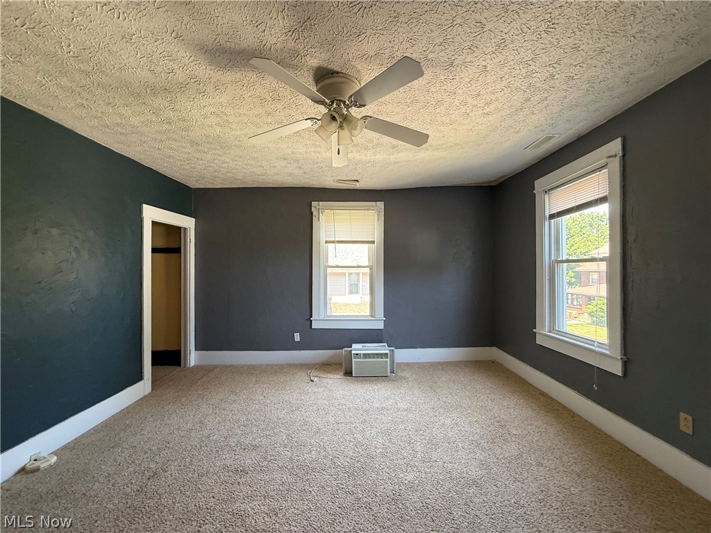39 Duquesne Street Columbiana OH 44408