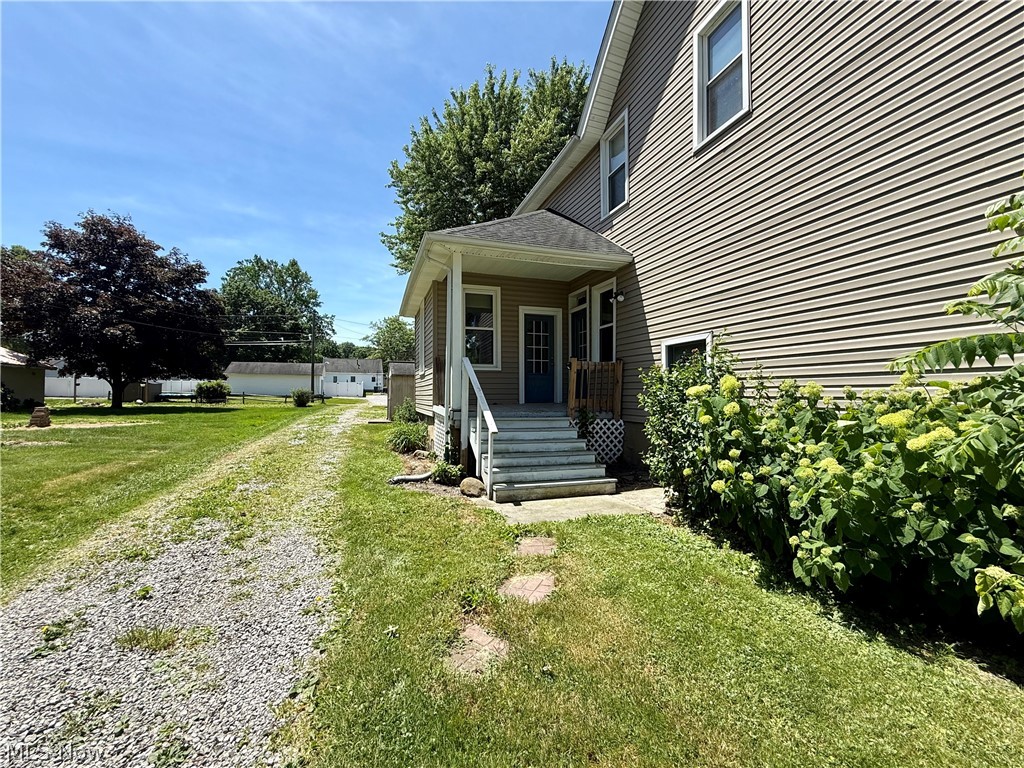 39 Duquesne Street Columbiana OH 44408