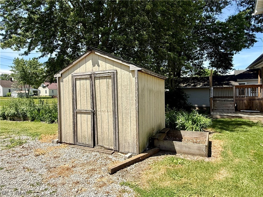 39 Duquesne Street Columbiana OH 44408