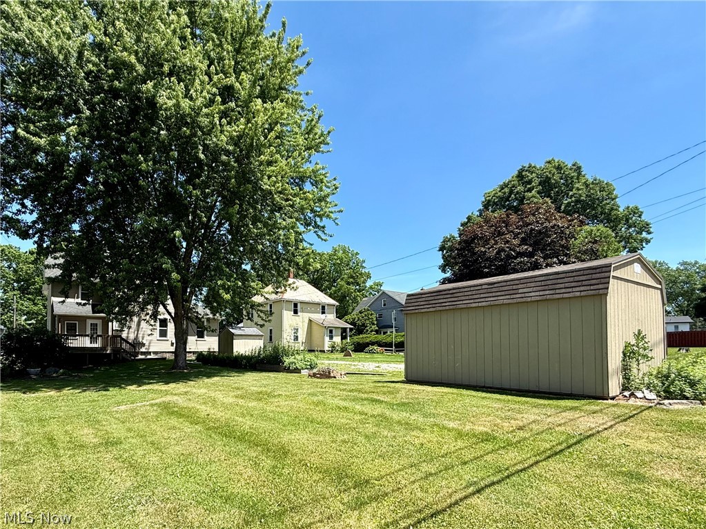 39 Duquesne Street Columbiana OH 44408