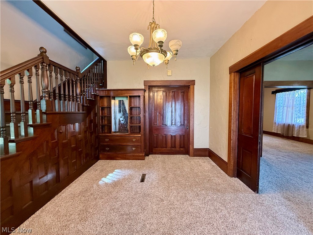 39 Duquesne Street Columbiana OH 44408