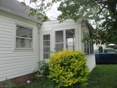 11805 Crofton Avenue Garfield Heights OH 44125
