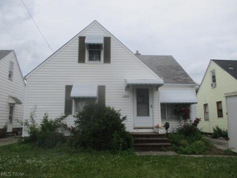 11805 Crofton Avenue Garfield Heights OH 44125