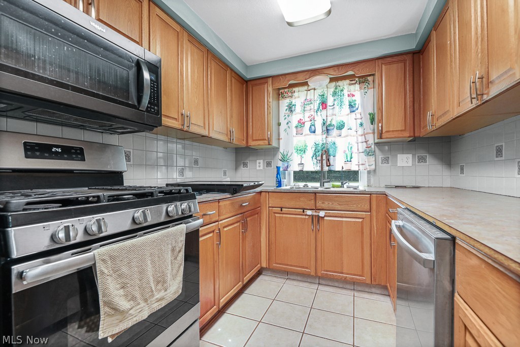 6410 Westmore Street Louisville OH 44641
