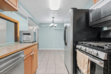 6410 Westmore Street Louisville OH 44641