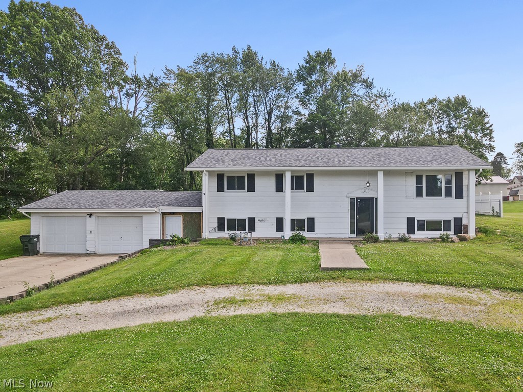 6410 Westmore Street Louisville OH 44641