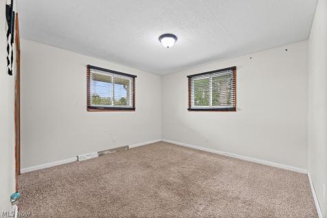 6410 Westmore Street Louisville OH 44641