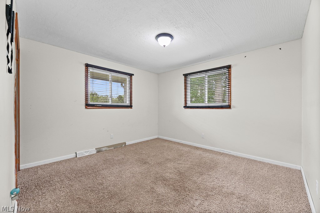 6410 Westmore Street Louisville OH 44641