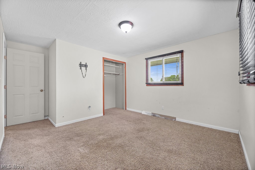 6410 Westmore Street Louisville OH 44641