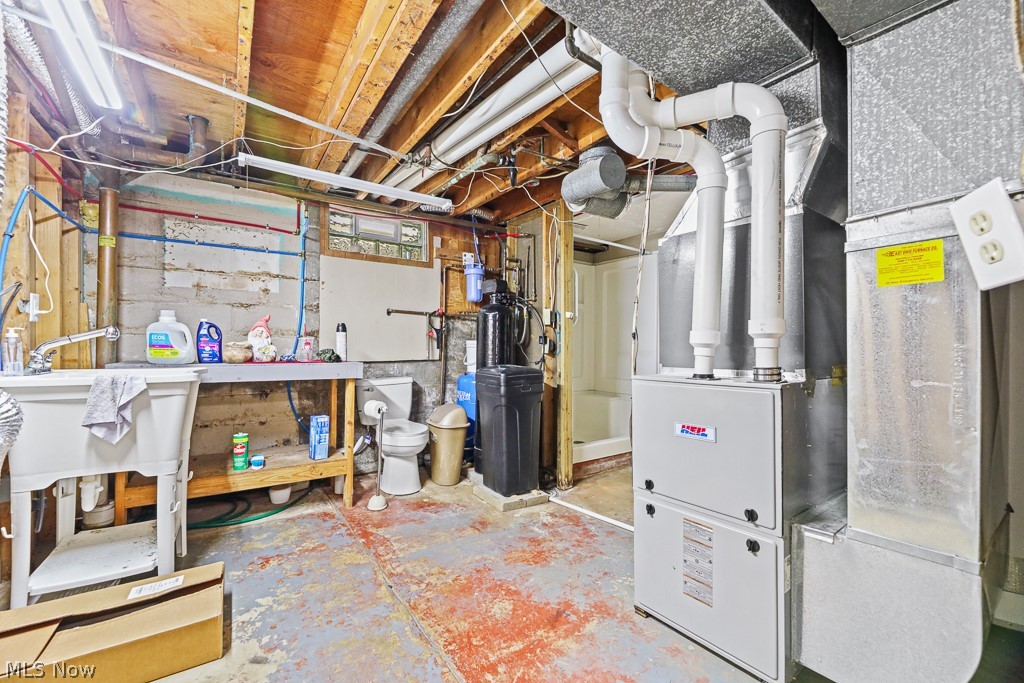 6410 Westmore Street Louisville OH 44641