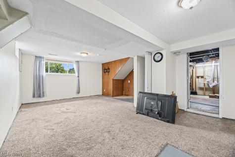 6410 Westmore Street Louisville OH 44641