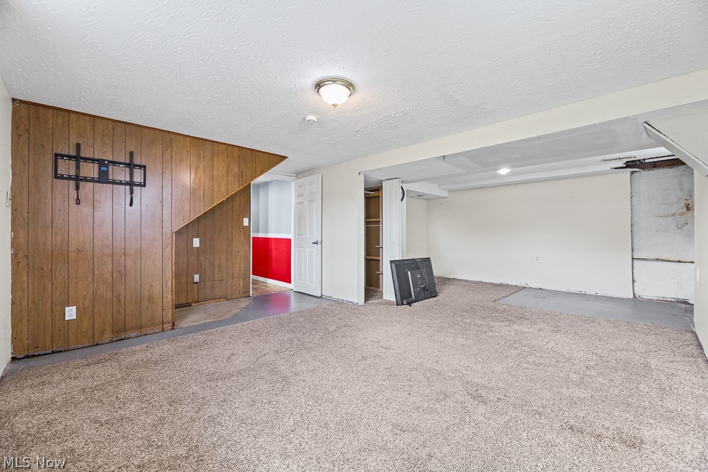 6410 Westmore Street Louisville OH 44641