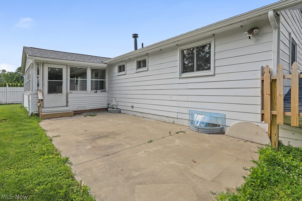 6410 Westmore Street Louisville OH 44641