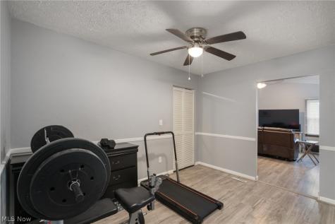 4214 Meadow Lane Lorain OH 44055