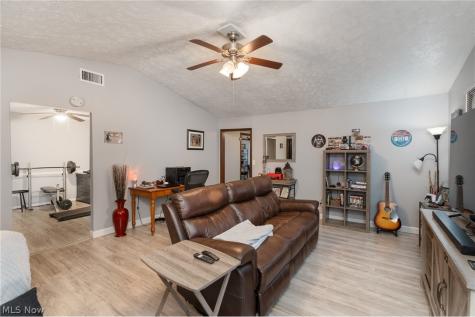 4214 Meadow Lane Lorain OH 44055