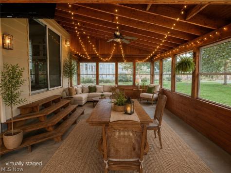 102 W Howe Road Tallmadge OH 44278