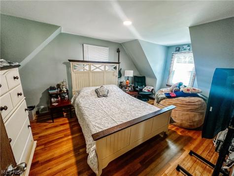 102 W Howe Road Tallmadge OH 44278