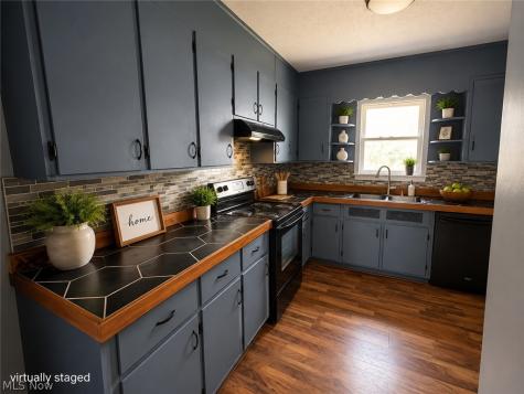 102 W Howe Road Tallmadge OH 44278