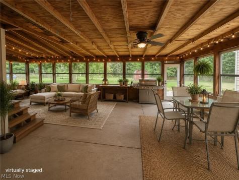 102 W Howe Road Tallmadge OH 44278